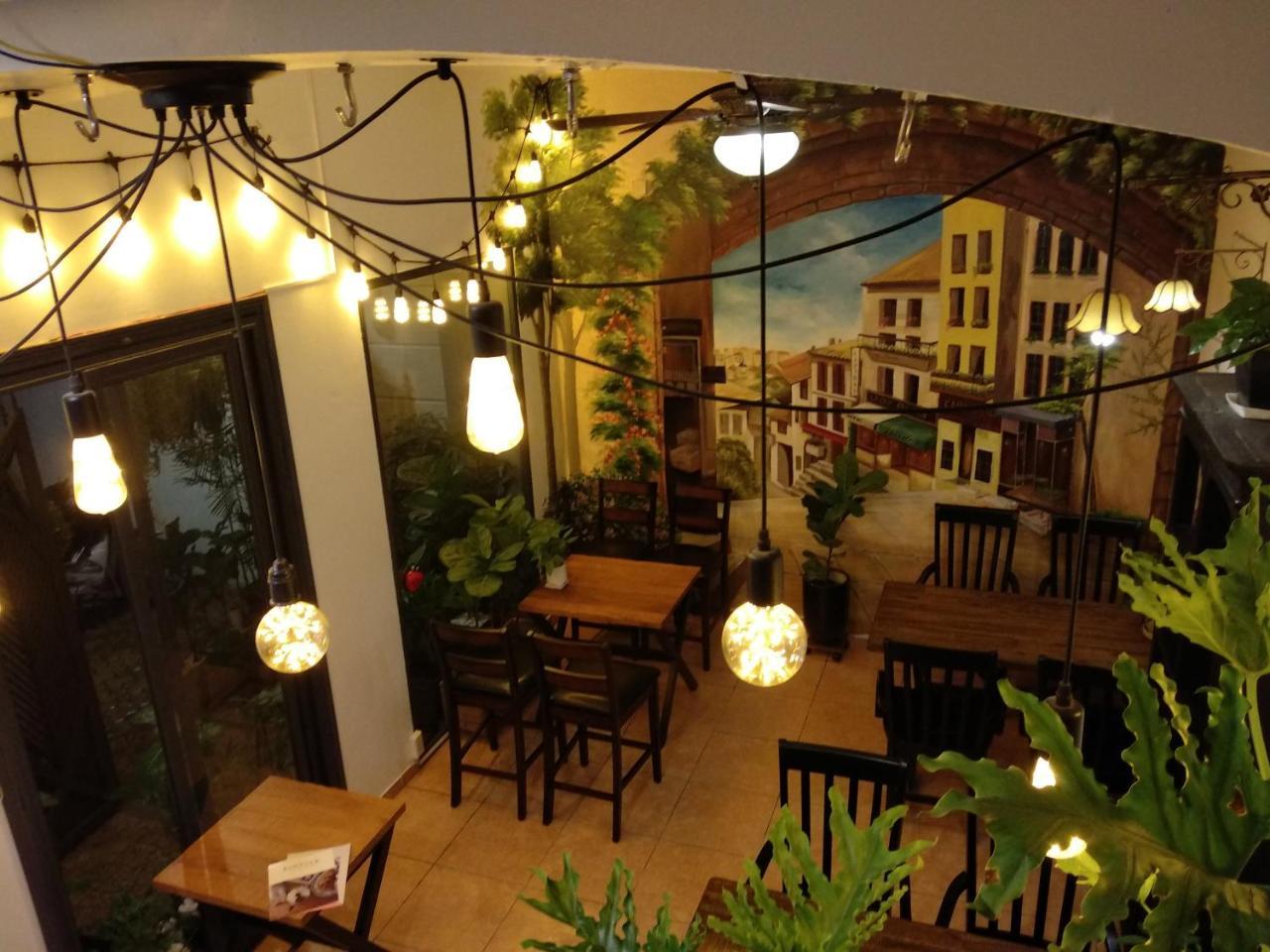 Ladybug Boutique Villa Hanoi Exterior photo