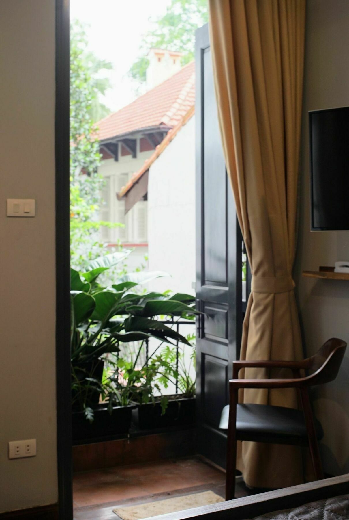 Ladybug Boutique Villa Hanoi Exterior photo